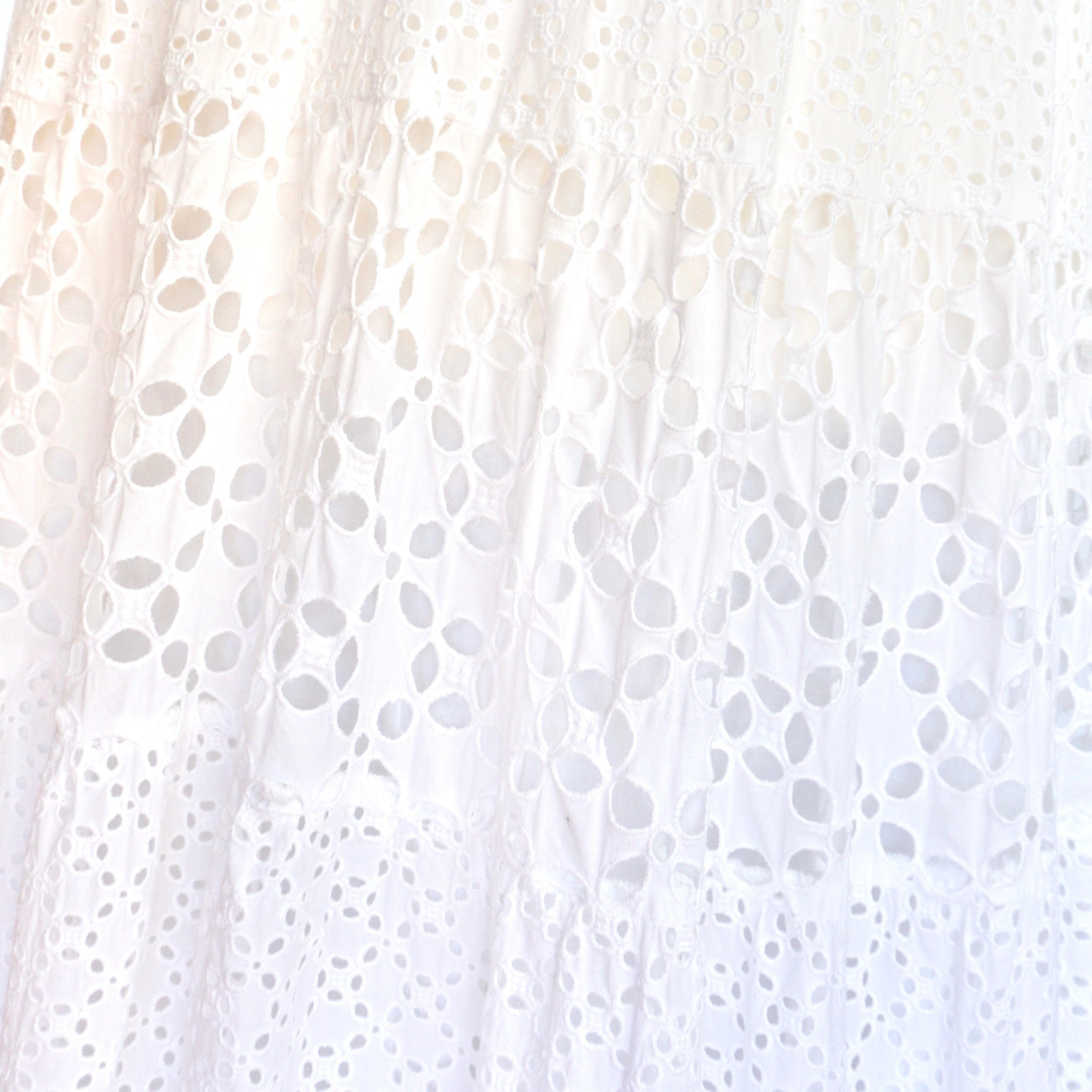 Midikleid mit Lochstickerei 42