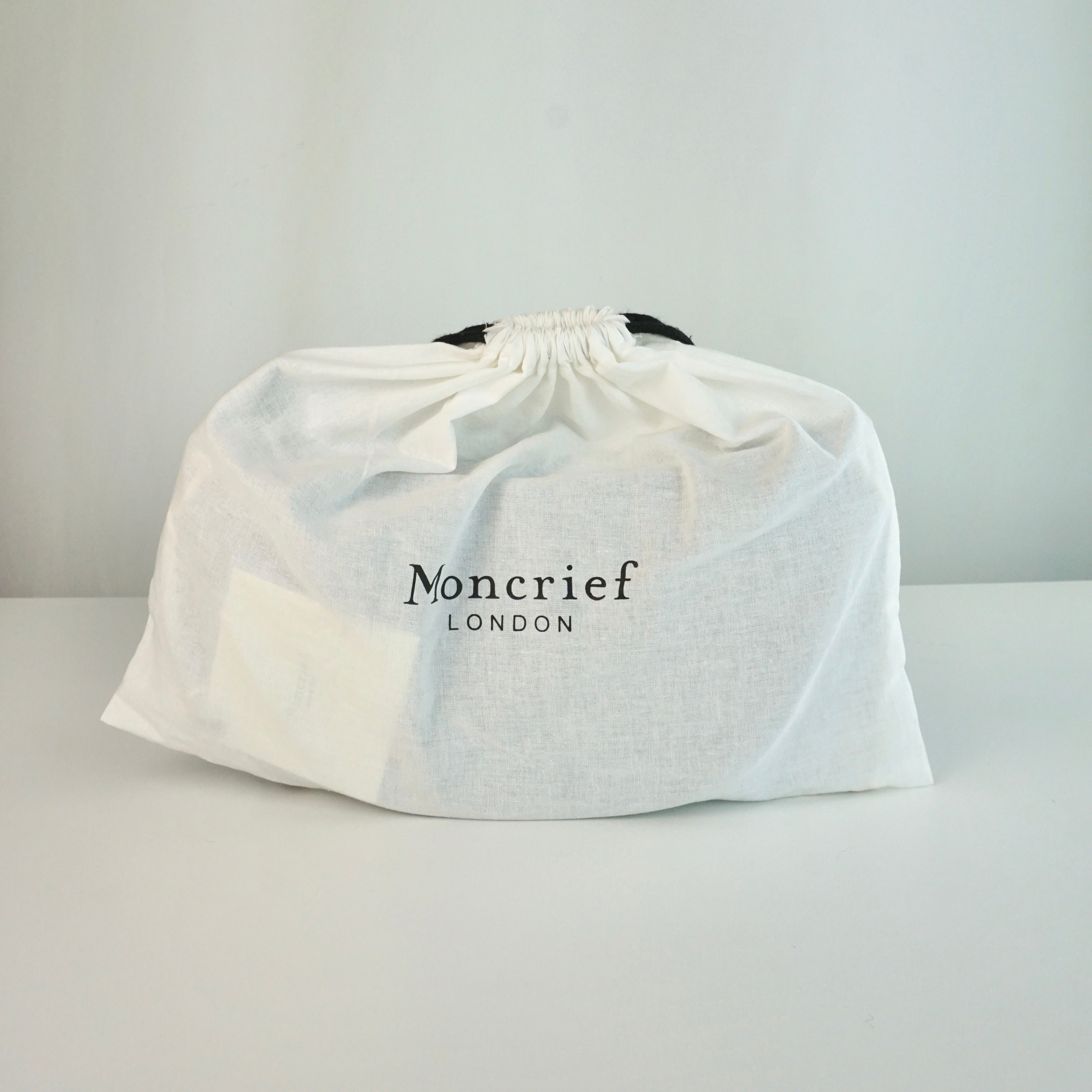 Halbmond Schultertasche "Esme"