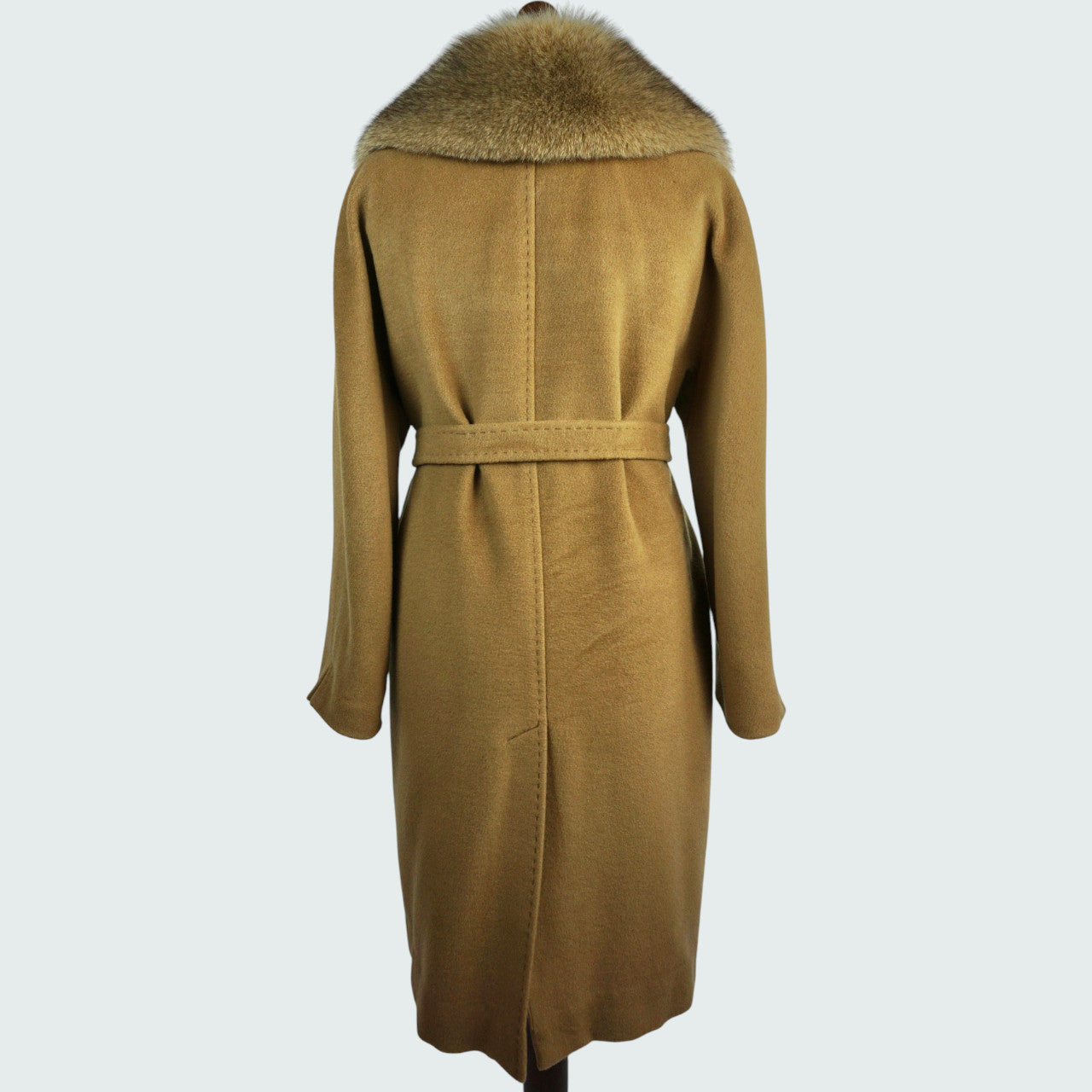 Wollmantel mit Pelzkragen 46