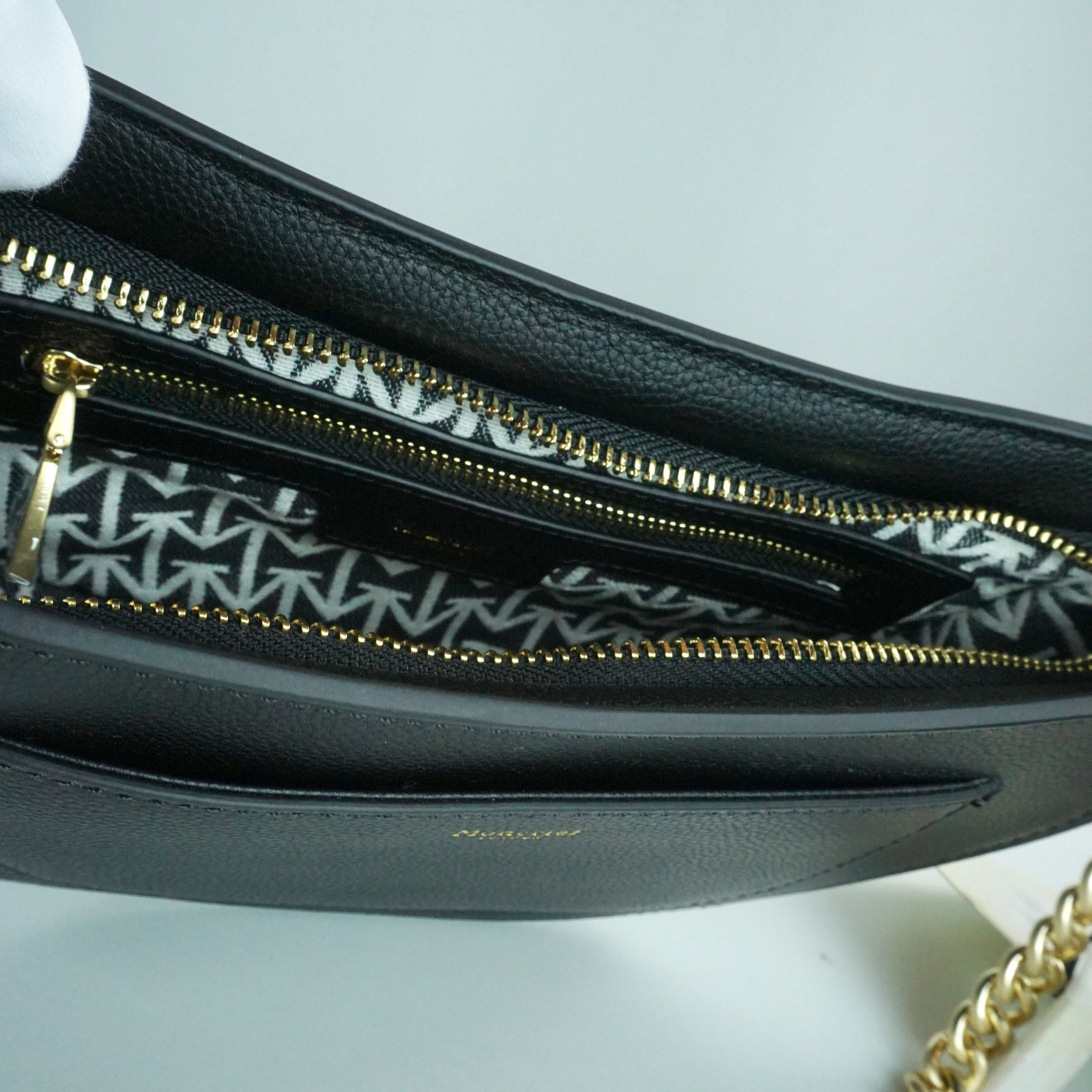 Halbmond Schultertasche "Esme"