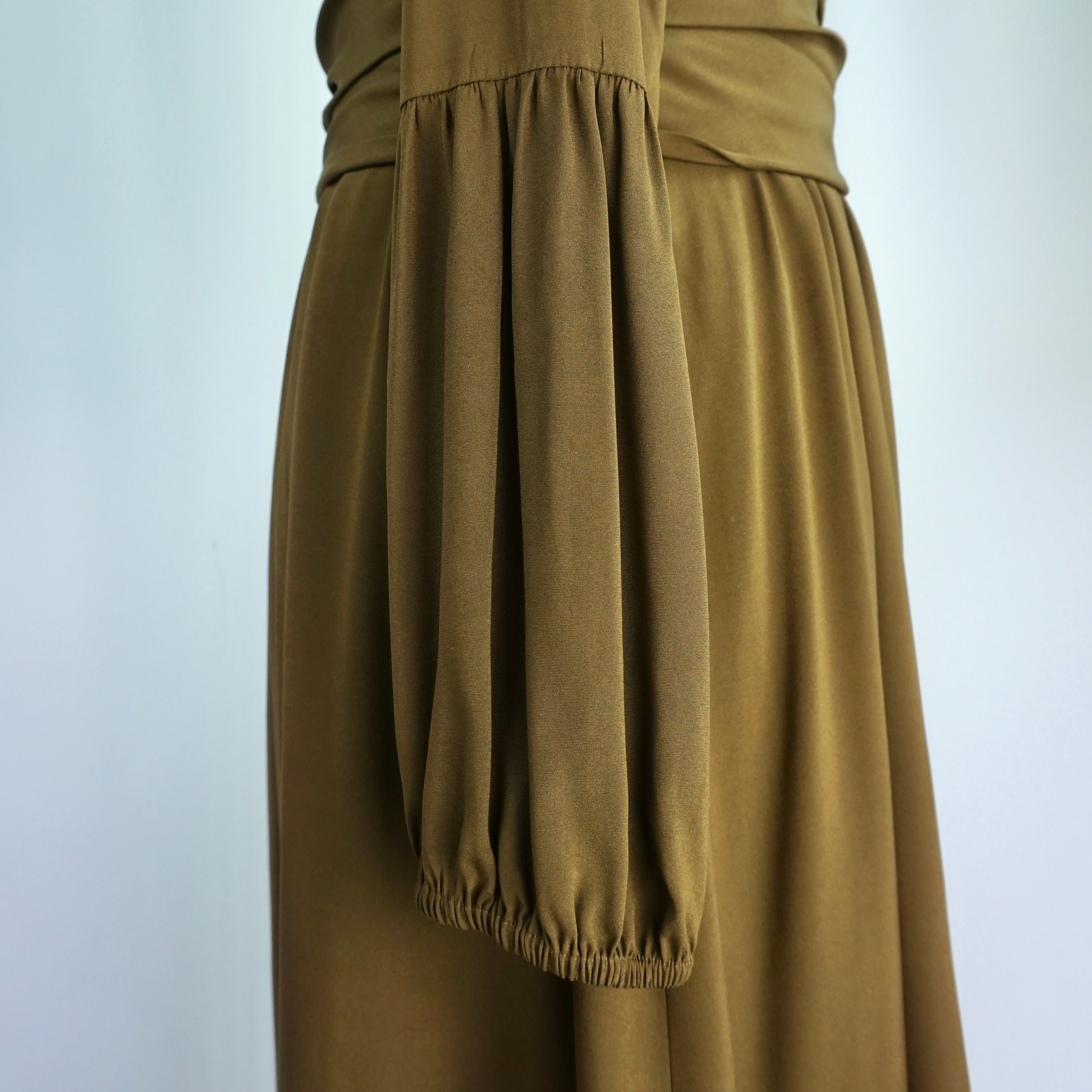 Midikleid aus Seide 44
