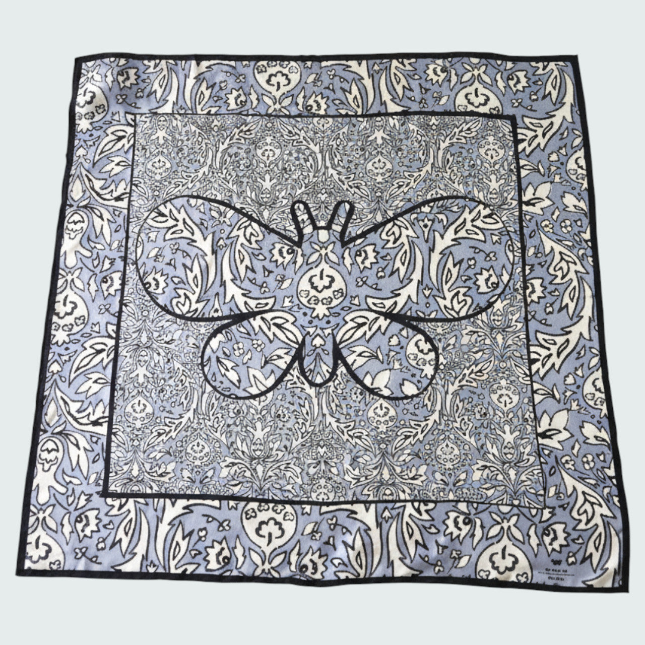 Tuch aus bedruckter Seide