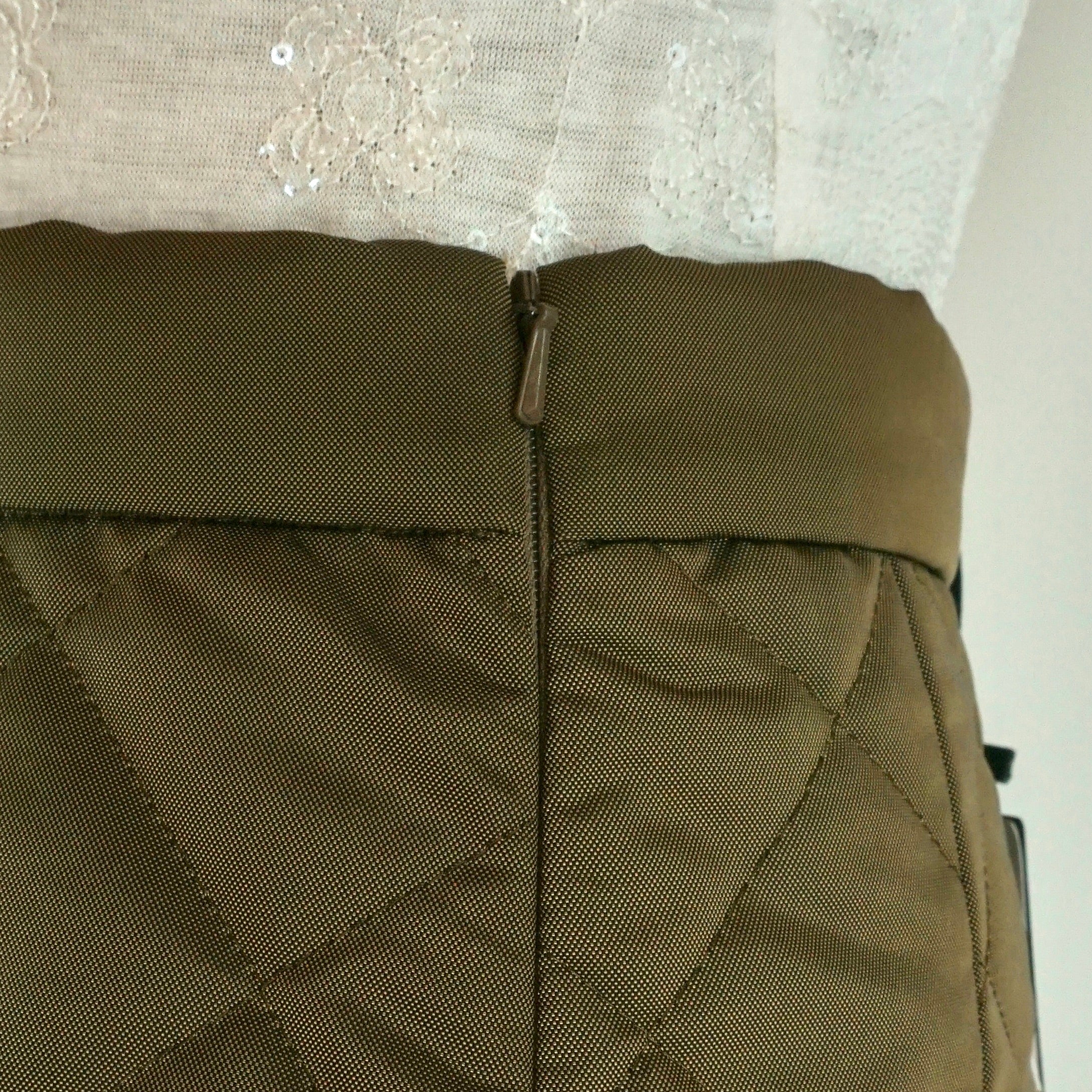 Gesteppter Midirock mit Seitenschlitz 40